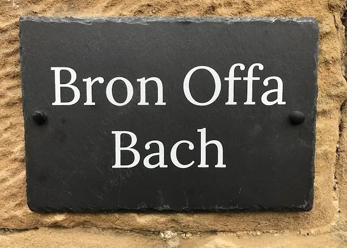Escape To The Country @ Bron Offa Bach