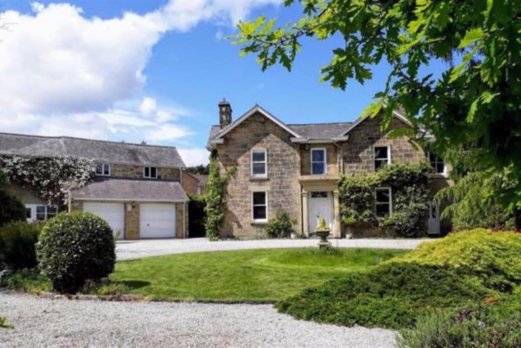 Escape To The Country @ Bron Offa Bach Apartment