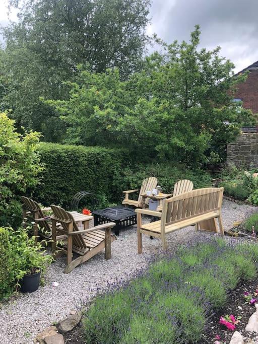 Escape To The Country @ Bron Offa Bach
